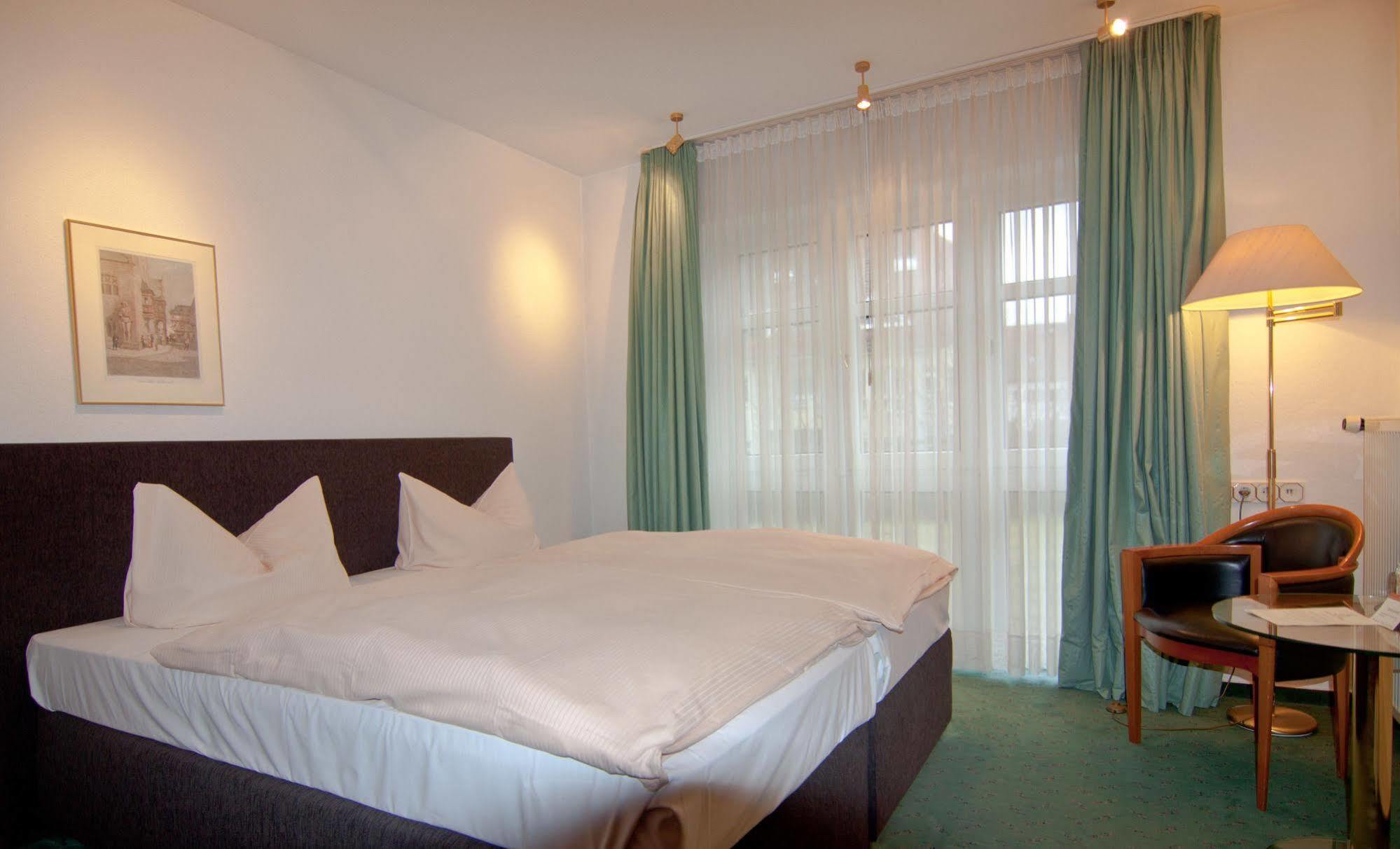 Parkhotel Unter Den Linden Χάλμπερσταντ Εξωτερικό φωτογραφία