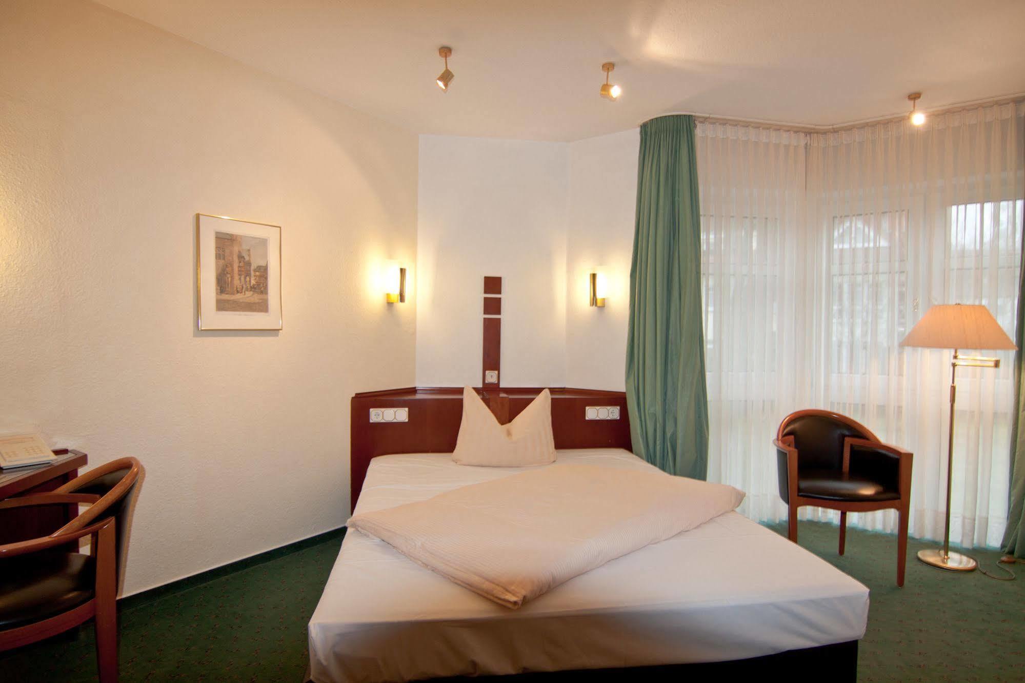 Parkhotel Unter Den Linden Χάλμπερσταντ Εξωτερικό φωτογραφία